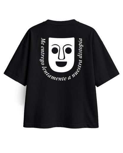 CAMISETA OVERSIZE CHICA DISTOPÍA NEGRA