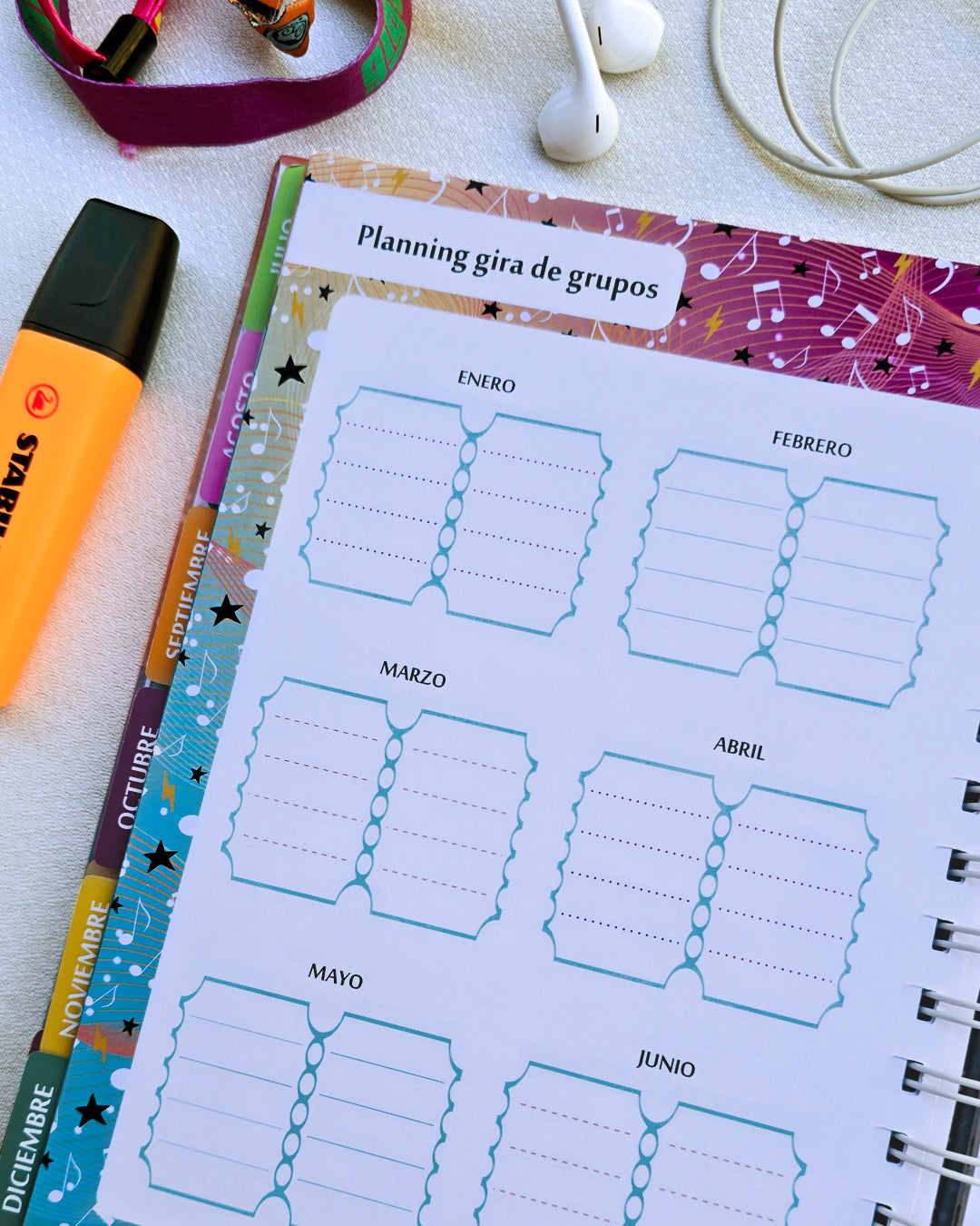 AGENDA MUSICAL 2027 · Regalo para amantes de la música, con canciones, pegatinas y guardapulseras