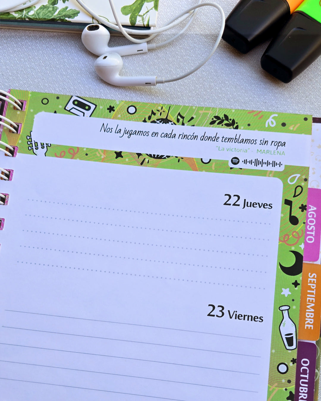 AGENDA MUSICAL 2027 · Regalo para amantes de la música, con canciones, pegatinas y guardapulseras
