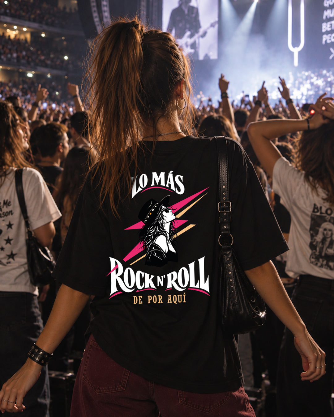 CAMISETA OVERSIZE CHICA ROCK NEGRA