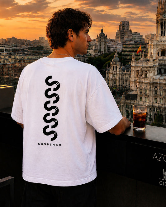 CAMISETA OVERSIZE CHICO SUSPENSO SS