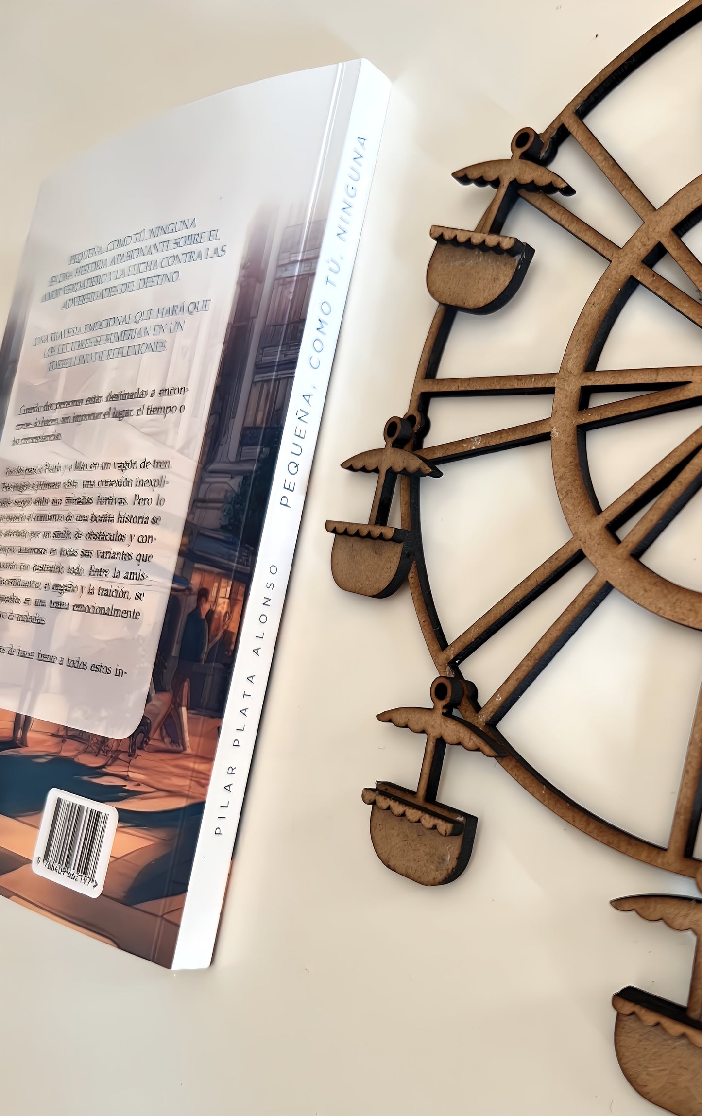 PEQUEÑA, COMO TÚ, NINGUNA